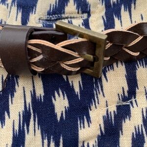 Cynthia Rowley size 6  shorts with braided leather belt 4 pockets like new